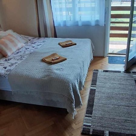 Rosy Apartman Lägenhet Vonyarcvashegy Exteriör bild