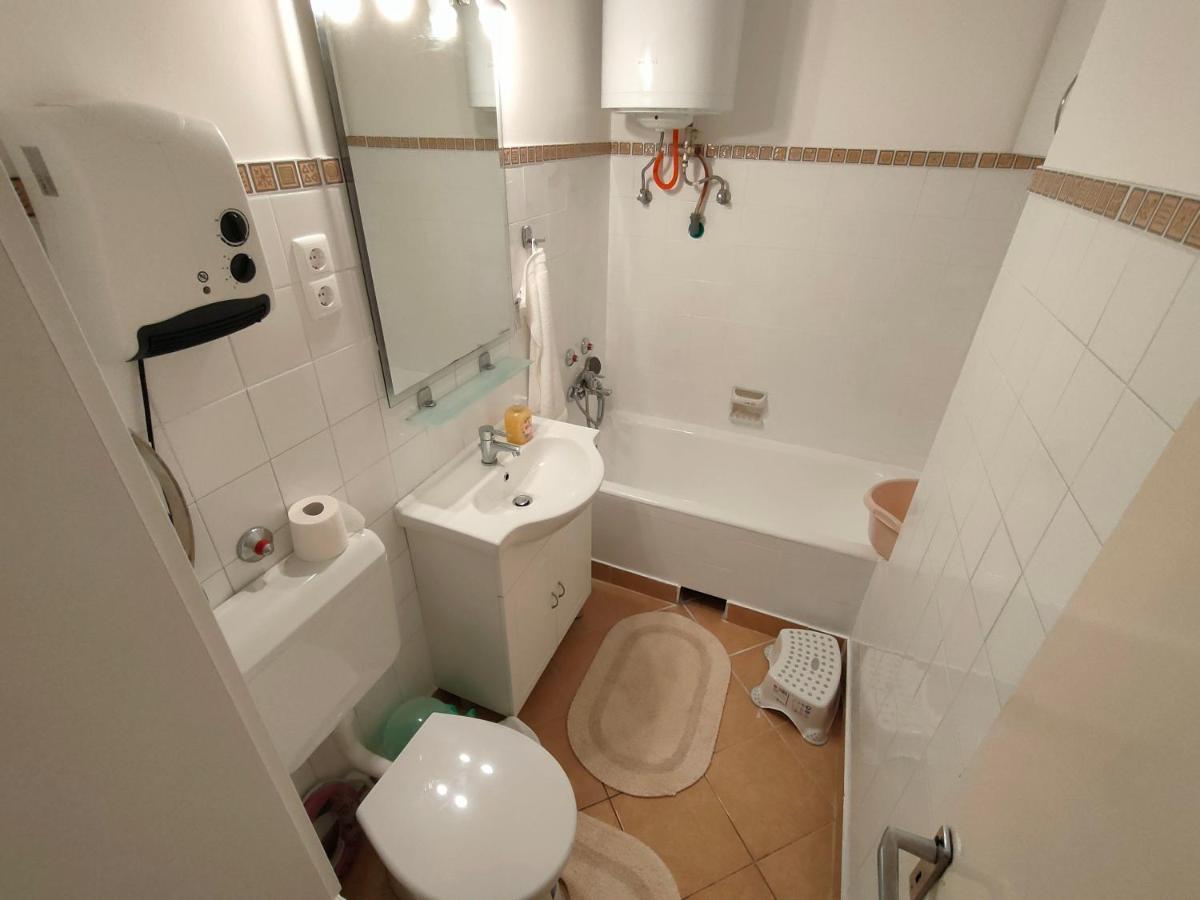 Rosy Apartman Lägenhet Vonyarcvashegy Exteriör bild