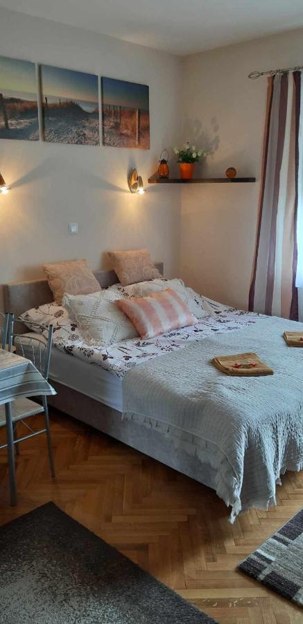 Rosy Apartman Lägenhet Vonyarcvashegy Exteriör bild